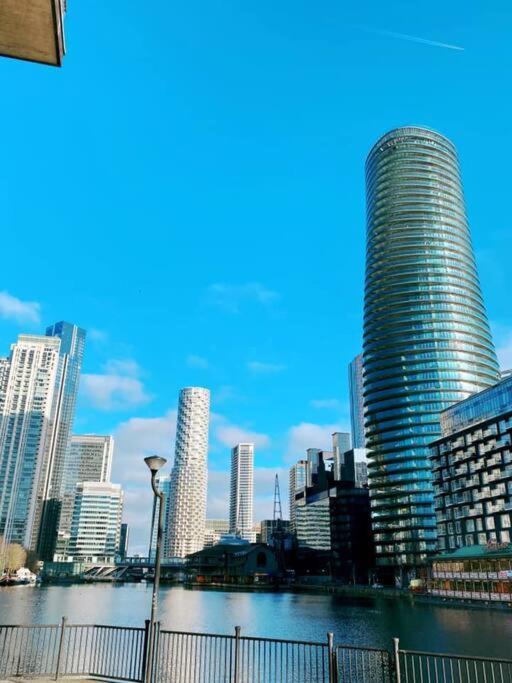 Bright &Spacious One Bedroom Flat Off Canary Wharf ลอนดอน ภายนอก รูปภาพ