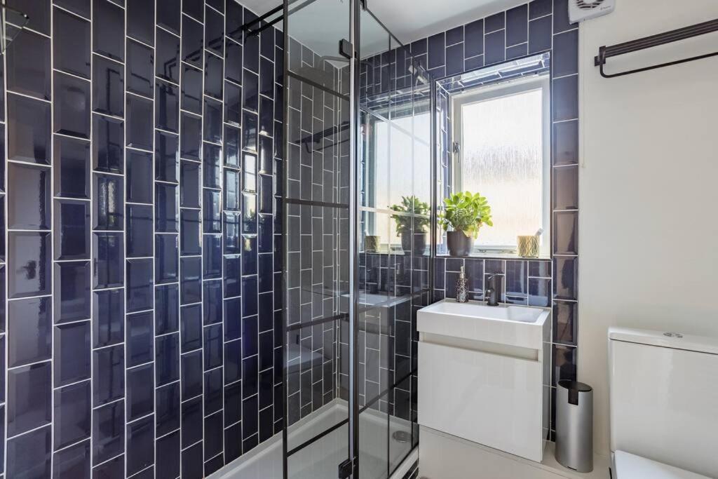 Bright &Spacious One Bedroom Flat Off Canary Wharf ลอนดอน ภายนอก รูปภาพ