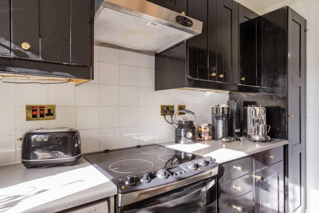 Bright &Spacious One Bedroom Flat Off Canary Wharf ลอนดอน ภายนอก รูปภาพ